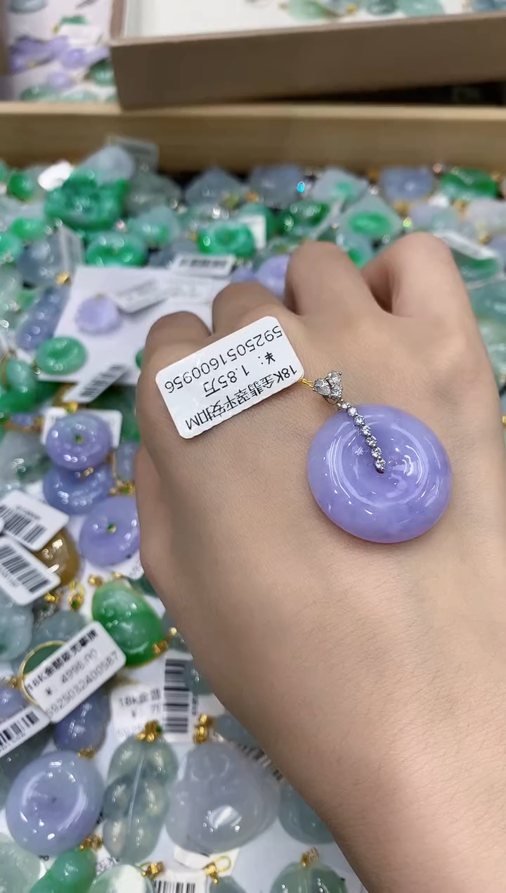 翡翠18K金镶嵌颈饰111111111