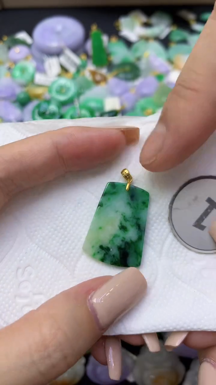 颈饰未镶嵌翡翠天然缅甸翡翠A货