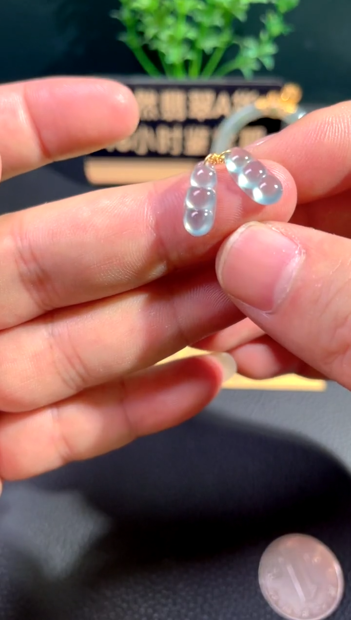 颈饰18K金镶嵌翡翠翡翠