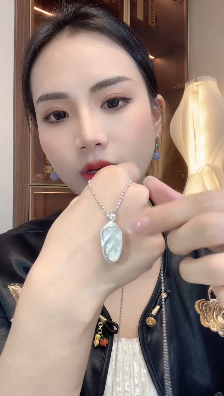 翡翠18K金镶嵌吊坠(不含链)A74