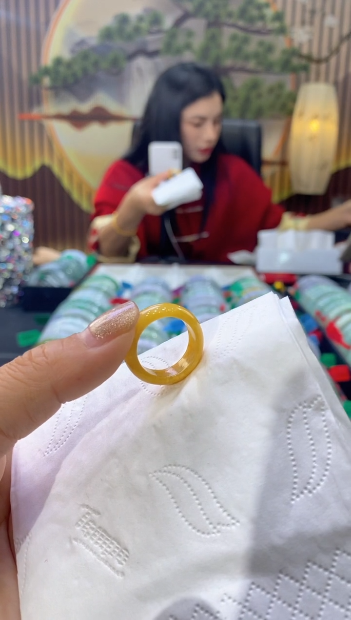 【闪购商品】翡翠戒指未镶嵌多人09130