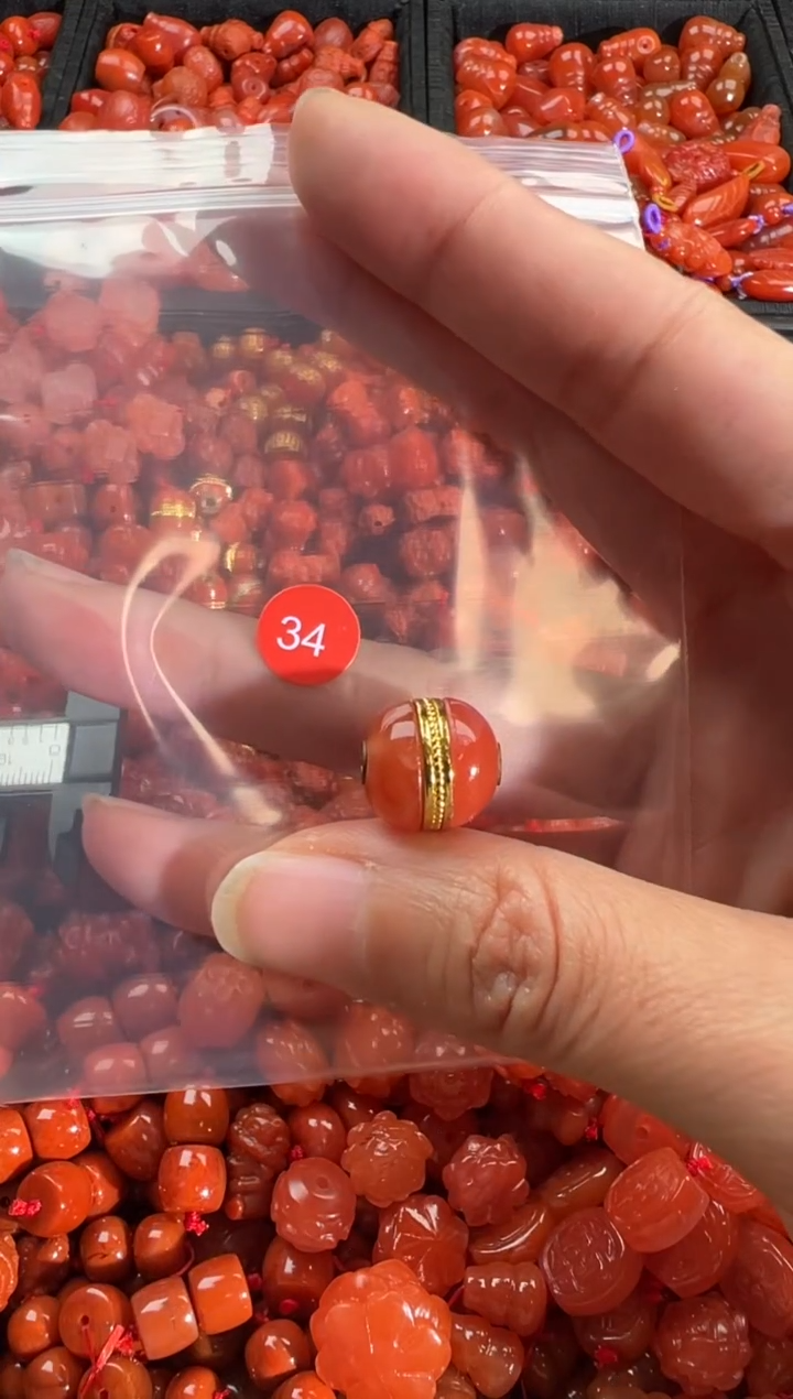 【闪购商品】南红玛瑙颈饰未镶嵌1