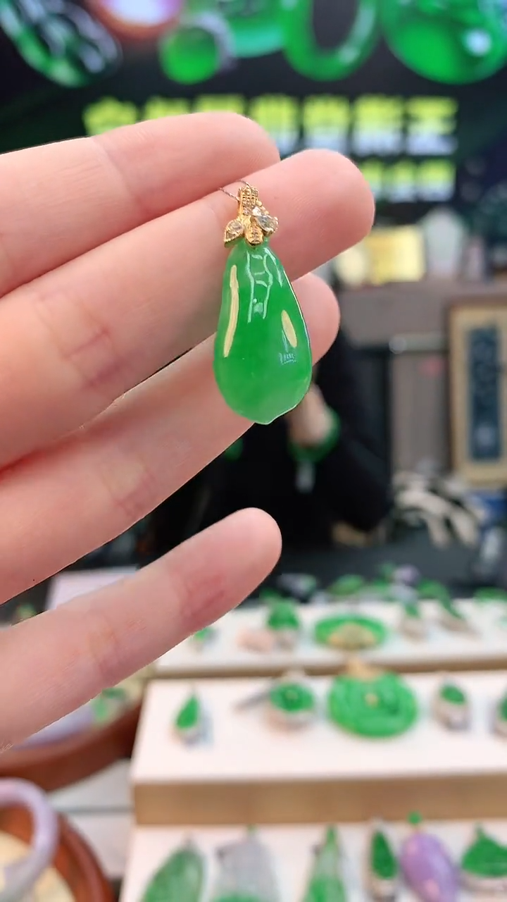 【闪购商品】翡翠颈饰18K金镶嵌 赠礼盒证书 敏