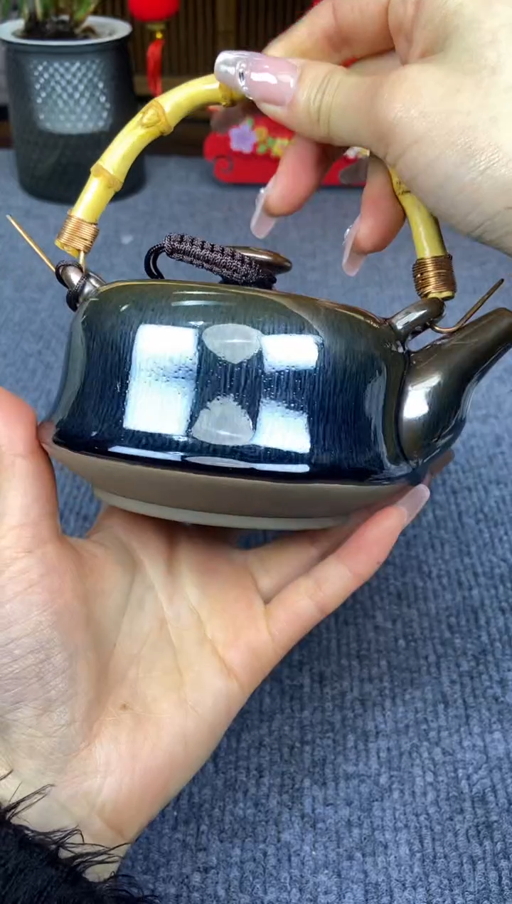 【闪购商品】粉丝福利以直播展示为主