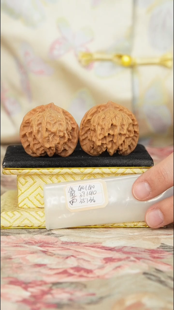 【闪购商品】文玩核桃把件盘山公子帽