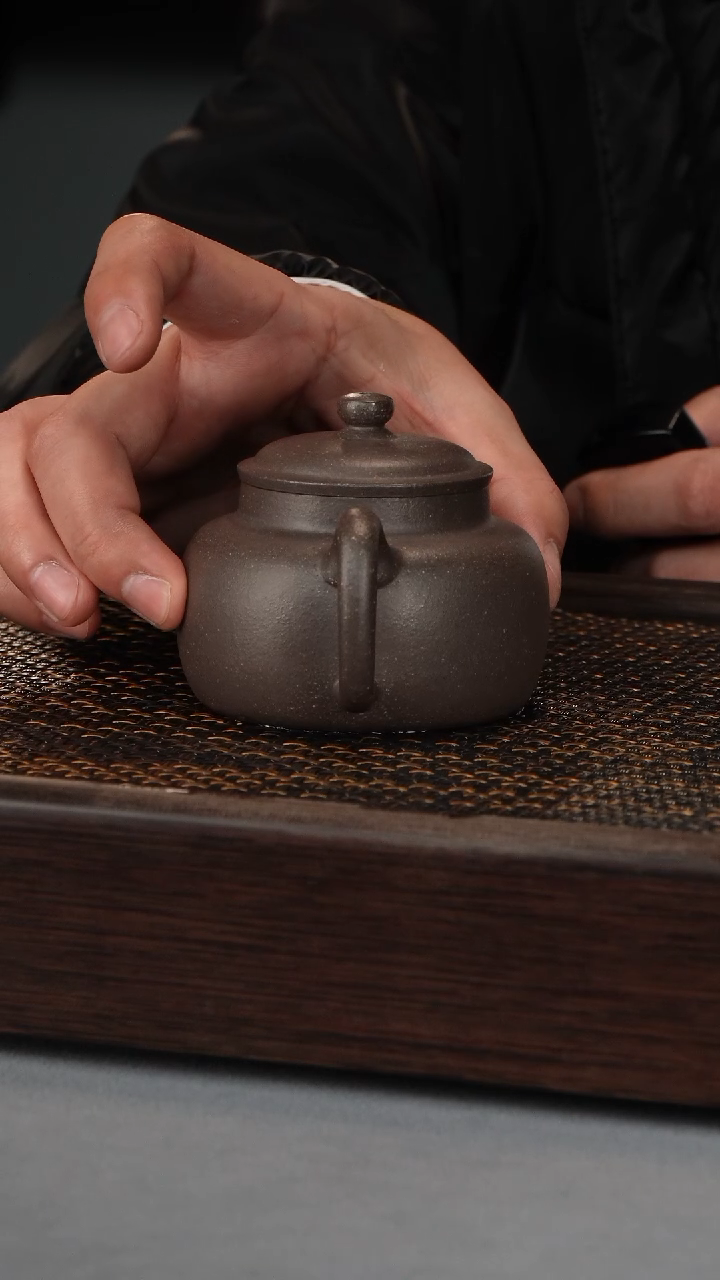 【闪购商品】紫砂壶 言心（630号）