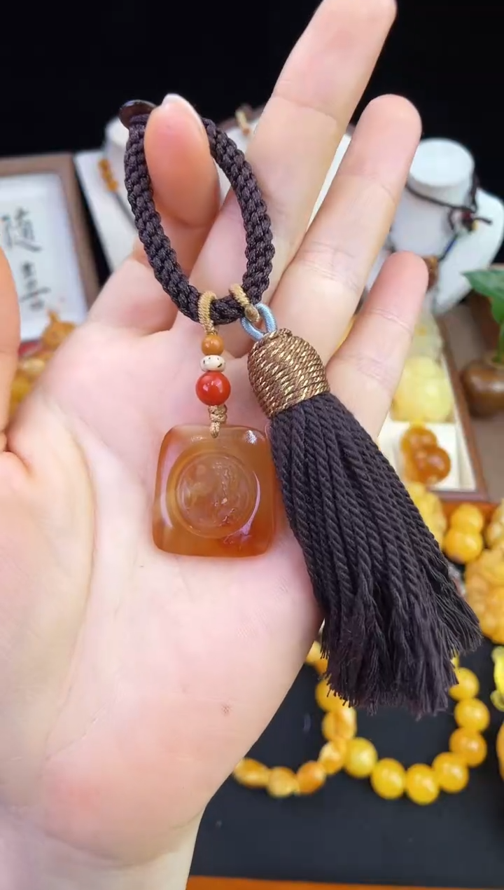 未镶嵌琥珀珠宝奇石柒月