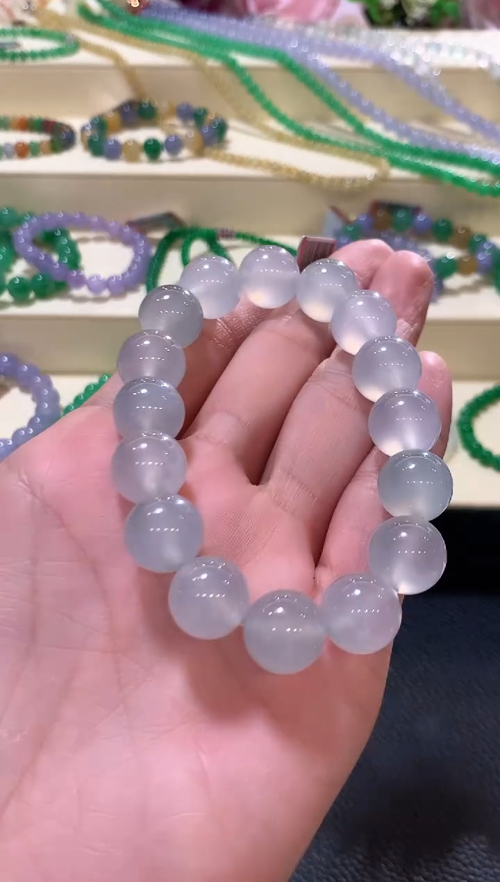 18K金镶嵌手串翡翠R****?z236  