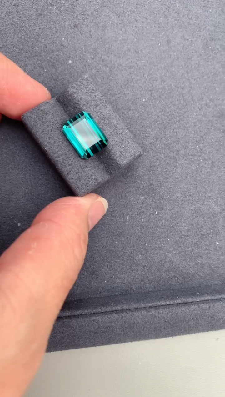 【闪购商品】碧玺裸石未镶嵌6.4ct拉贡