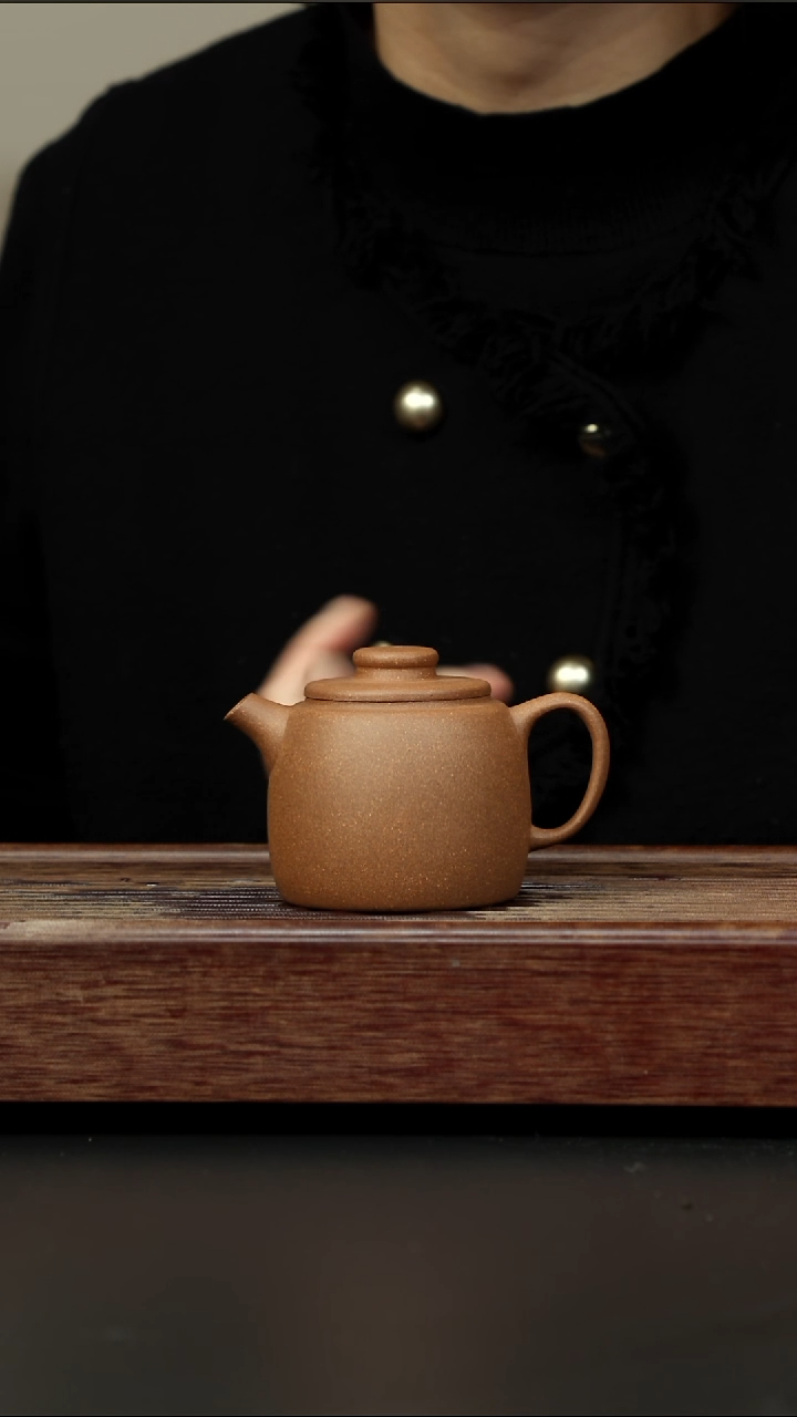 茶壶紫砂老段 高巨轮