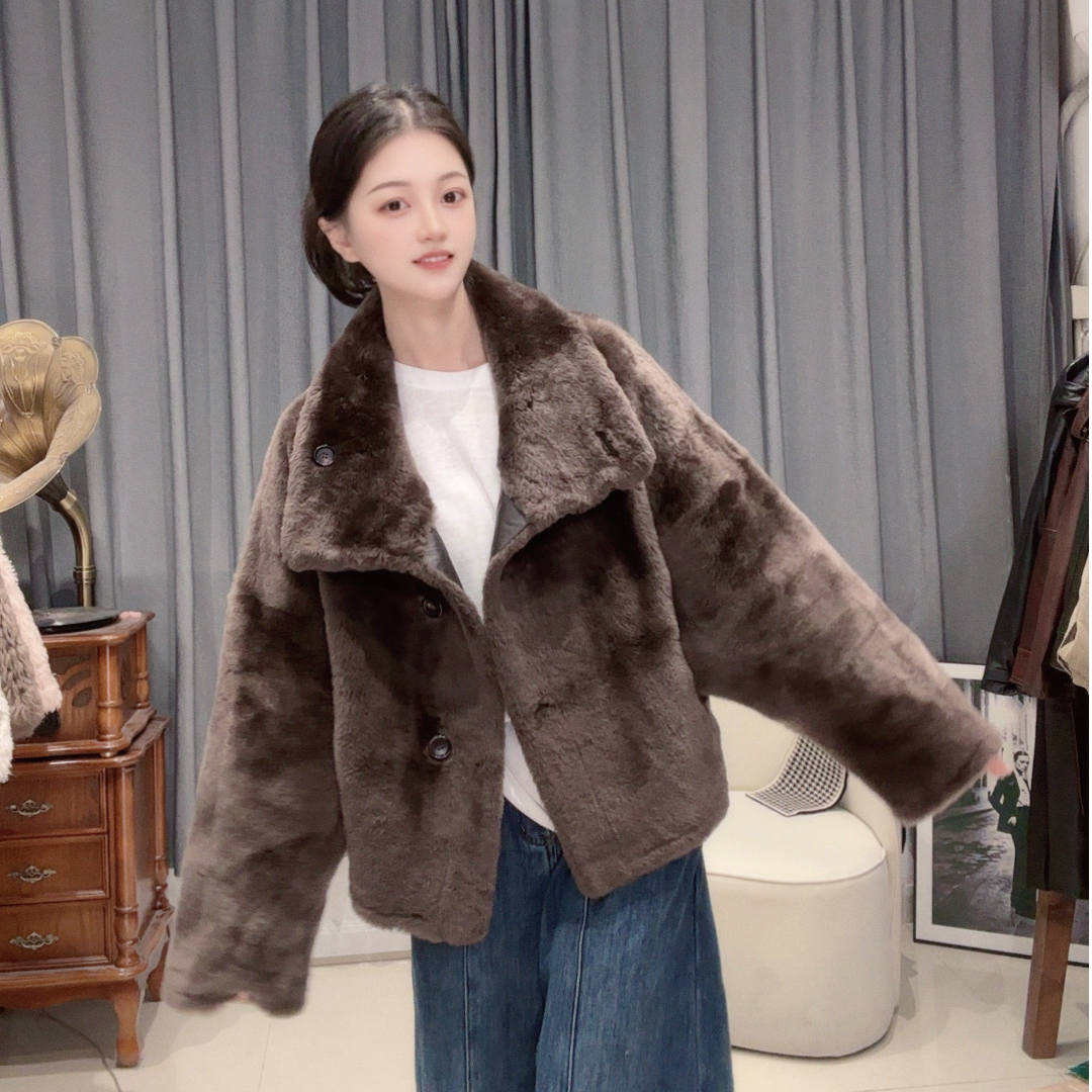 老李【1272】双面穿原皮原毛休闲时尚大翻领毛毛女士外套轻奢