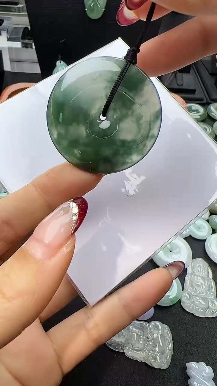 【闪购商品】翡翠颈饰未镶嵌平安扣