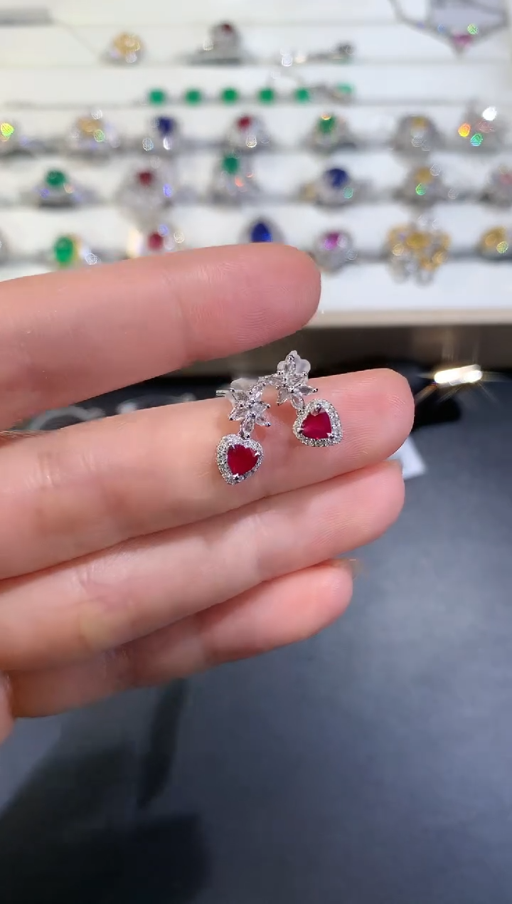 【闪购商品】红宝石耳饰18K金镶嵌Z70|3980