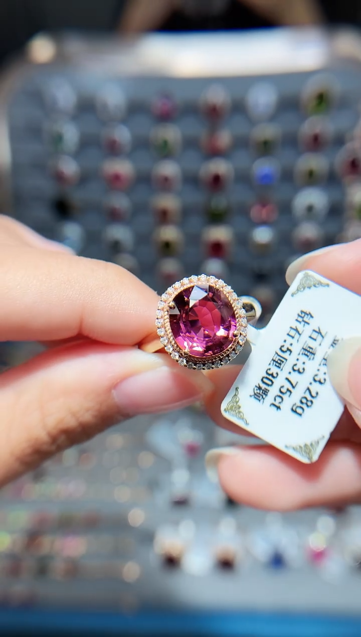 18K金镶嵌戒指碧玺3.75.