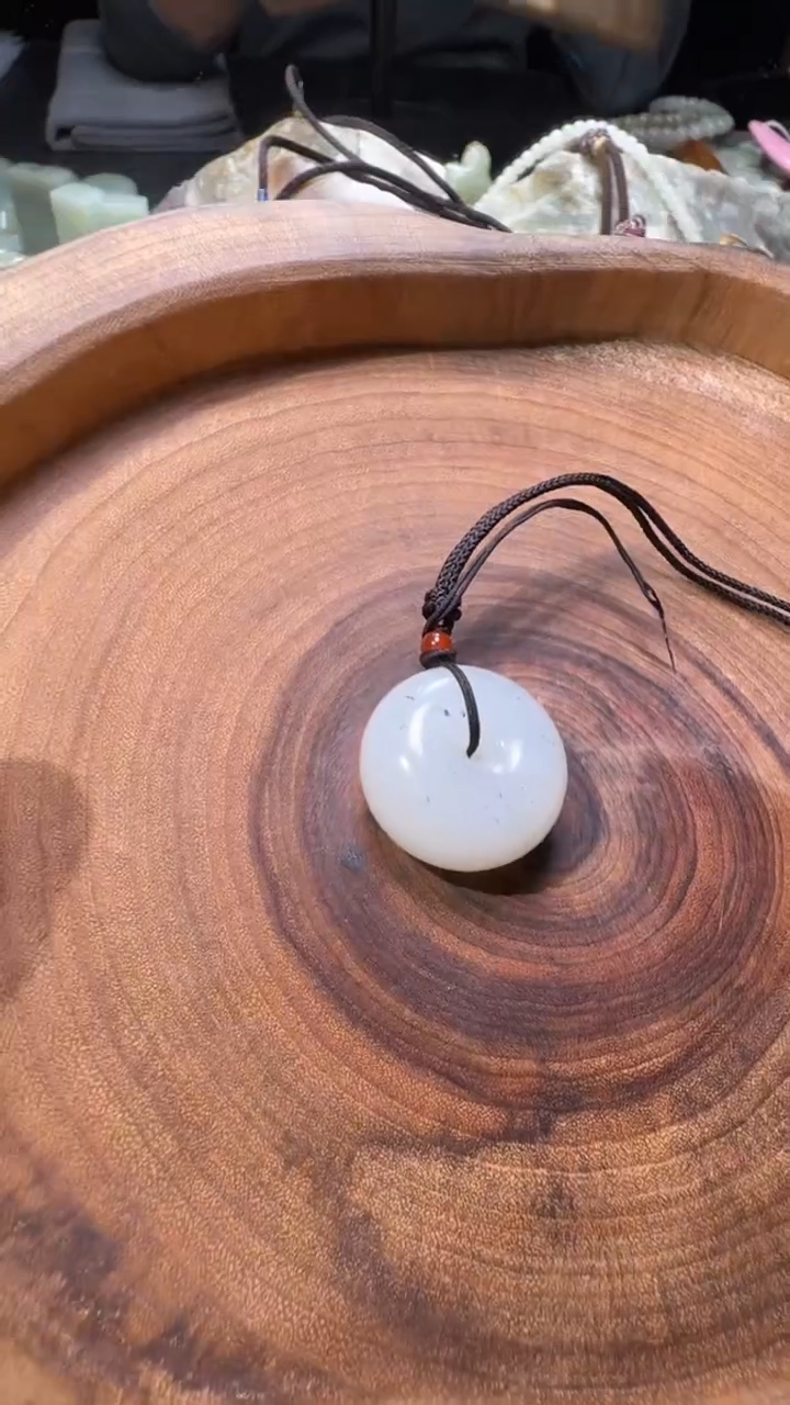 颈饰未镶嵌和田玉平安扣