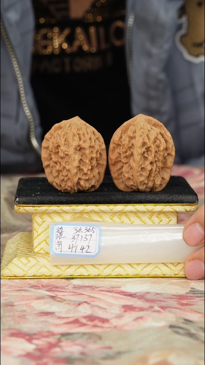 【闪购商品】文玩核桃把件非嫁接马老四
