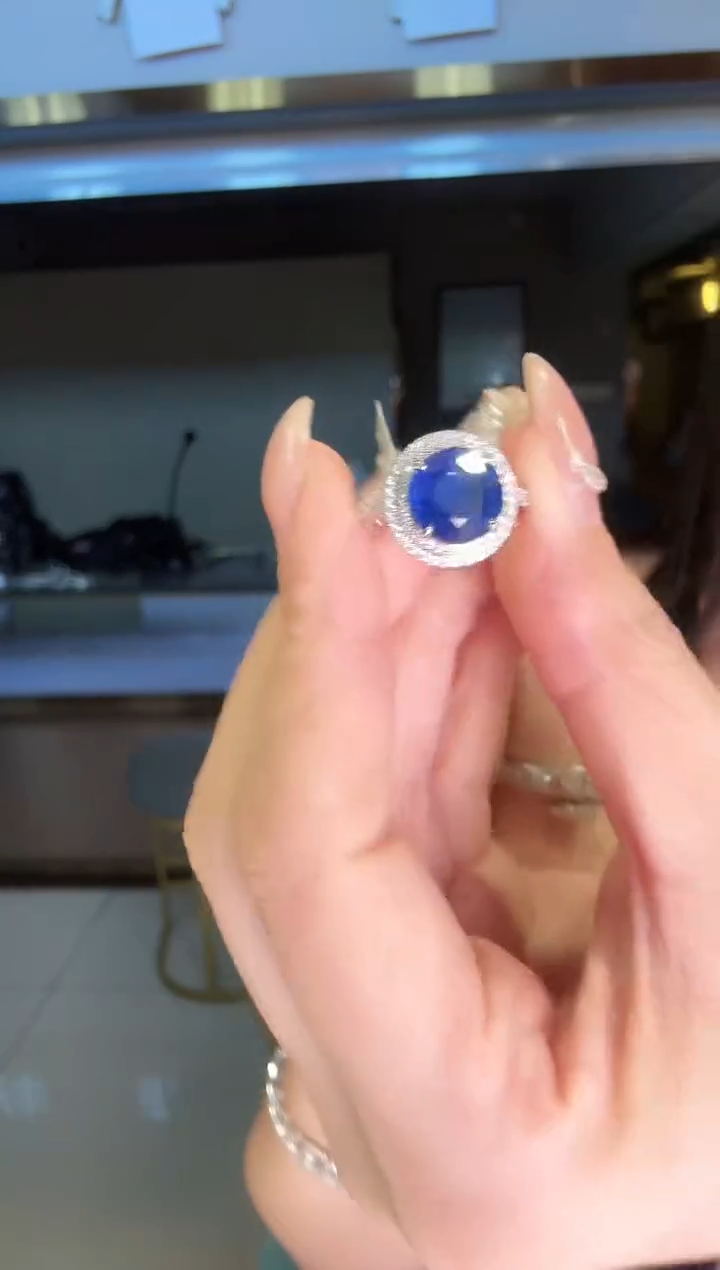 戒指蓝宝石铂Pt950镶嵌3.327ct