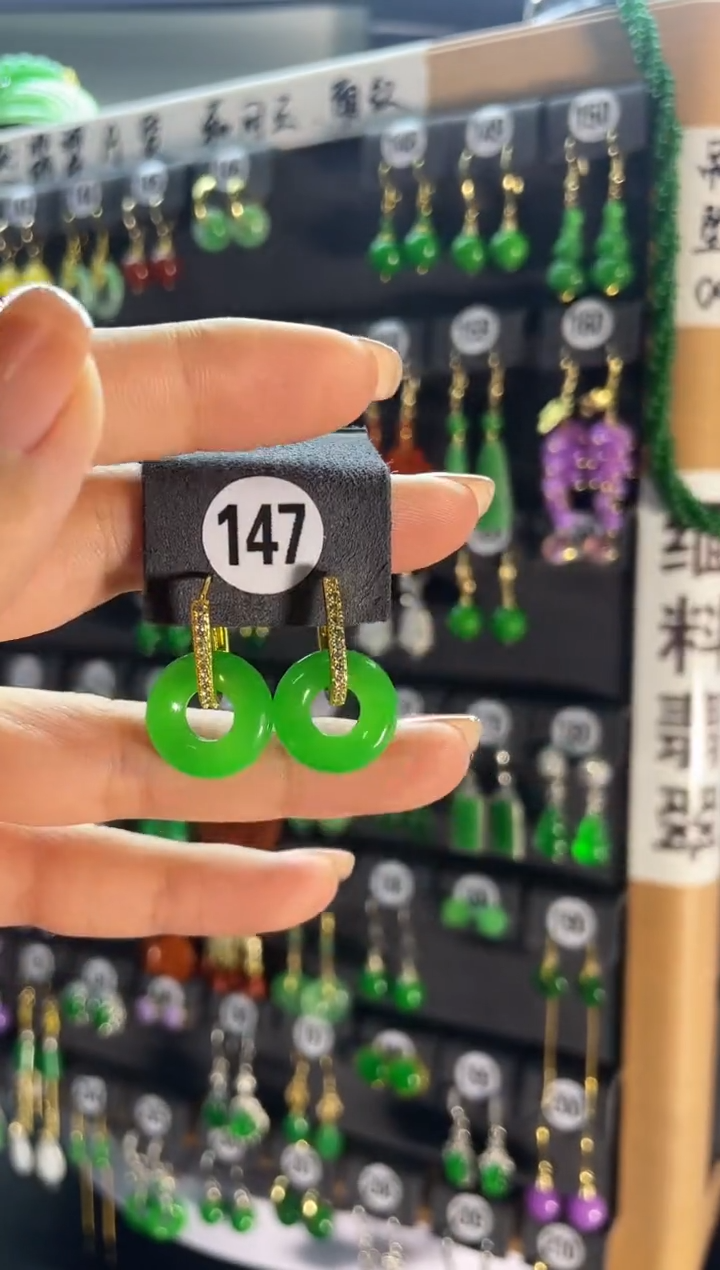 【闪购商品】翡翠耳饰银S925镶嵌147...