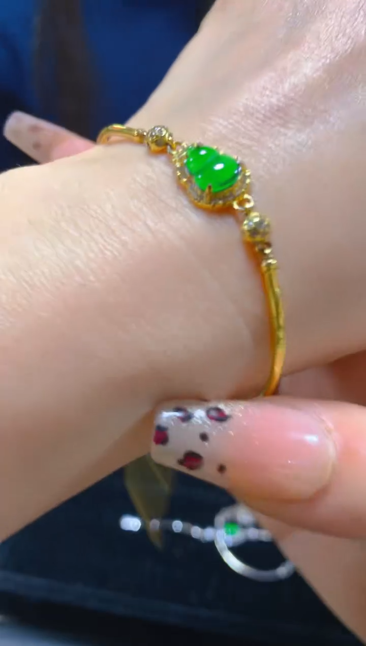 未镶嵌手链翡翠多样性发一