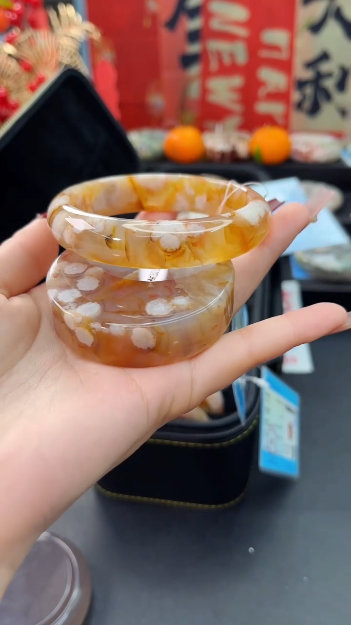 【闪购商品】石英质玉手镯未镶嵌赠送镯心（60圈口）