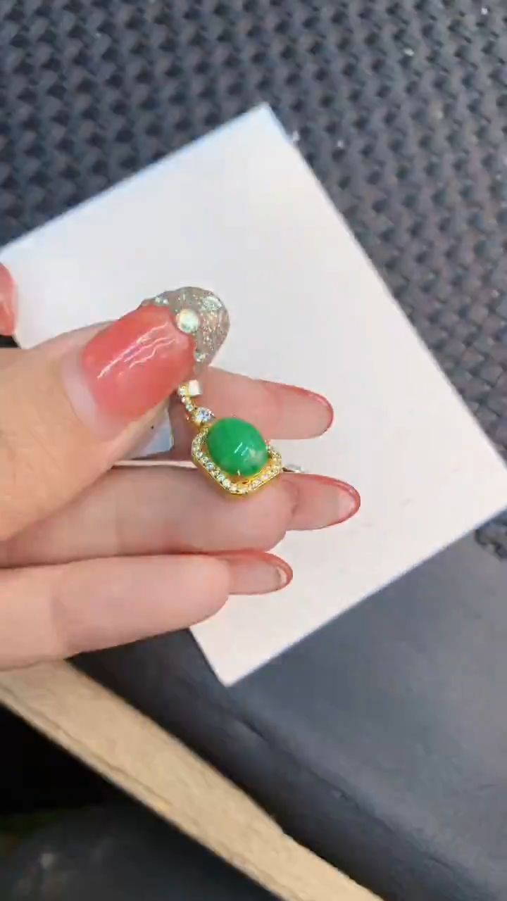 颈饰未镶嵌翡翠1
