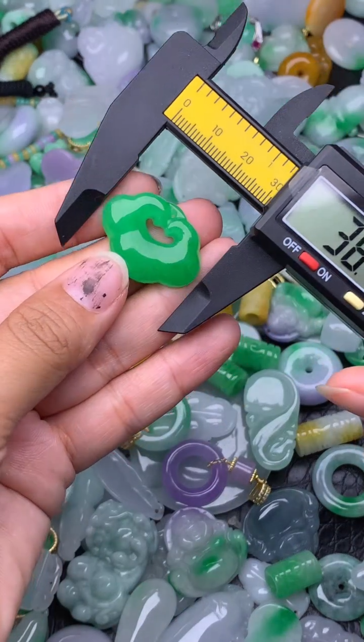 翡翠未镶嵌颈饰天然缅甸翡翠吊坠