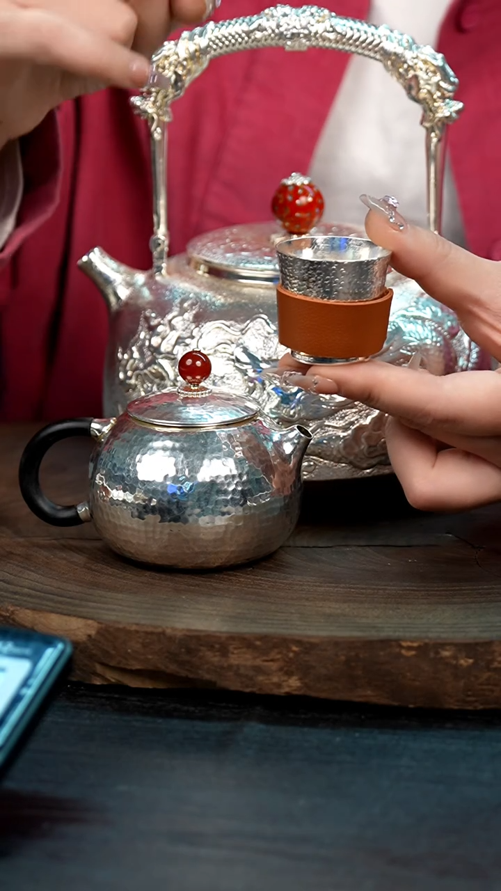 【闪购商品】手工锤纹银主人杯