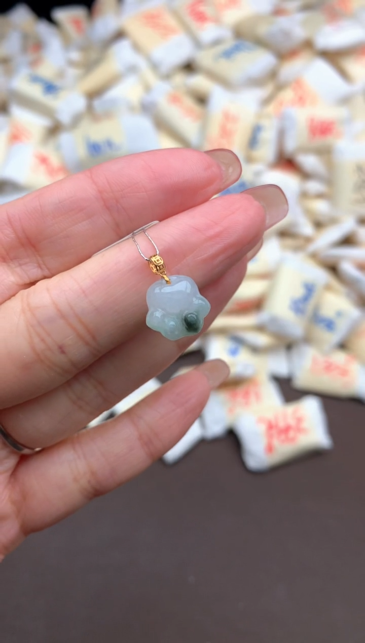 【闪购商品】翡翠挂件未镶嵌一