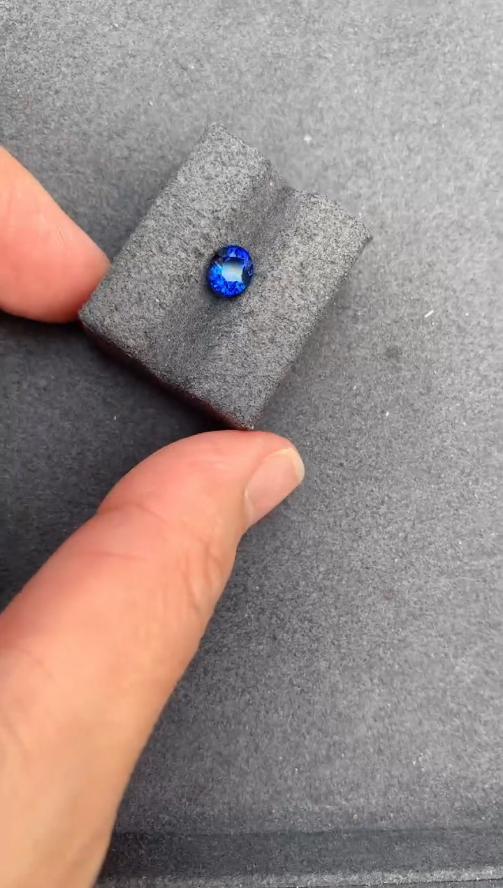 【闪购商品】蓝宝石裸石未镶嵌1.1ct皇家蓝