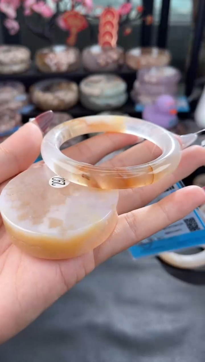 【闪购商品】石英质玉手镯未镶嵌56