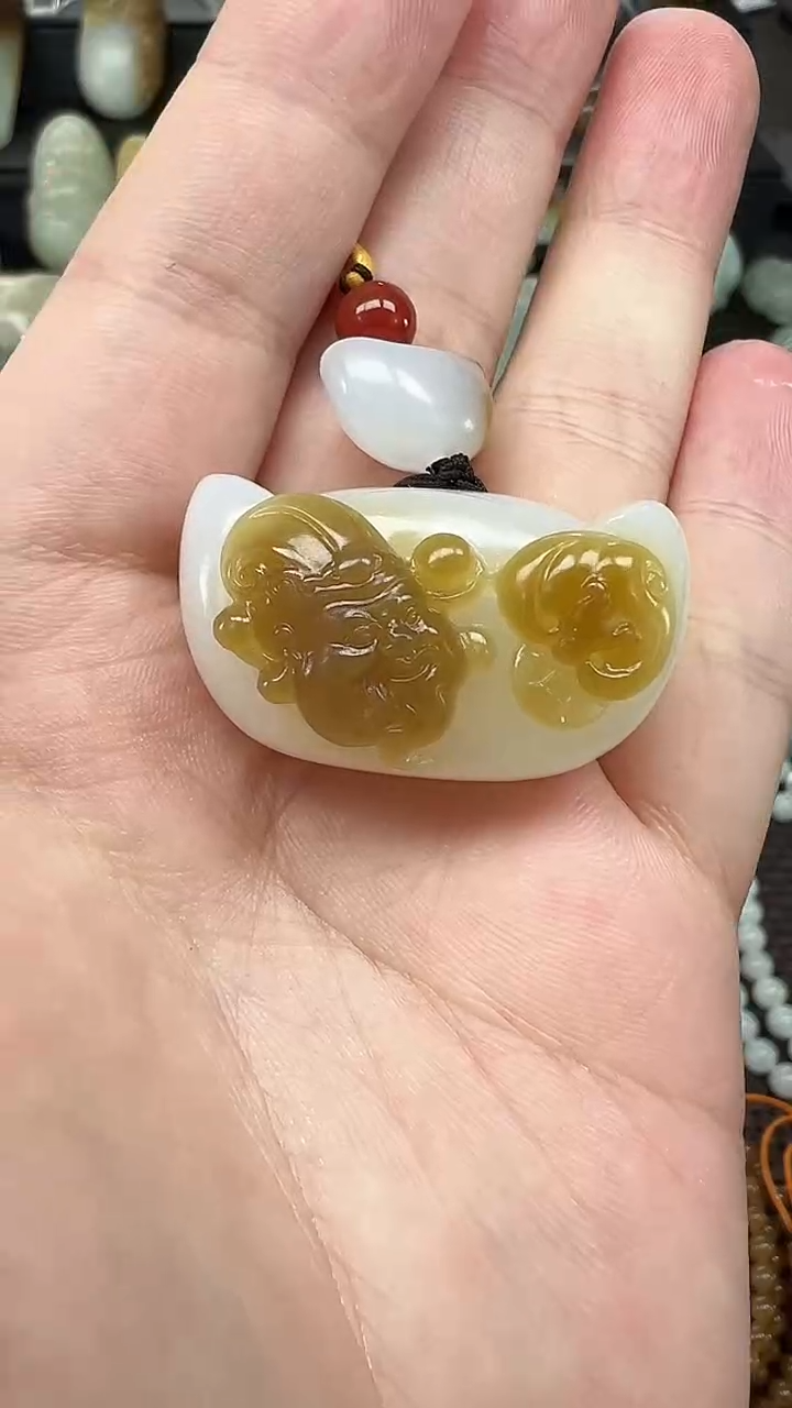 未镶嵌和田玉（糖玉）挂件新疆金山糖白 招财进宝
