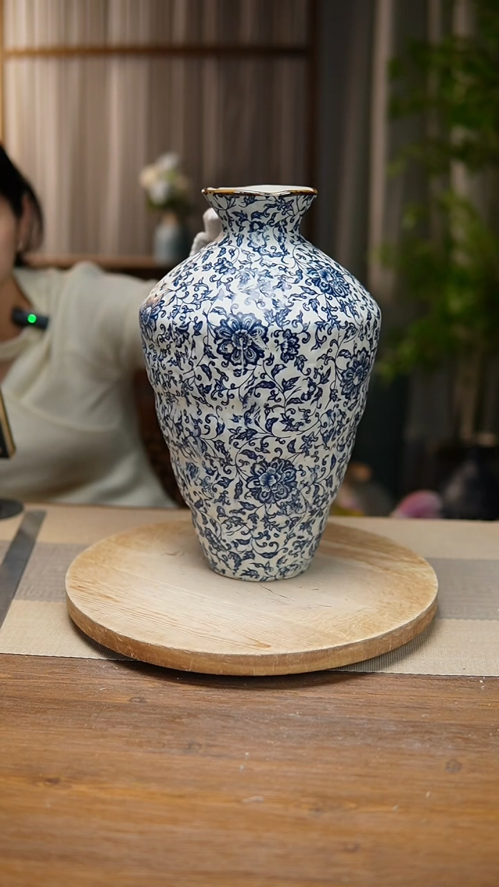 【闪购商品】陶瓷   花器青花瓷缠枝莲高脚
