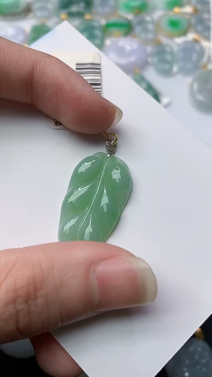 【闪购商品】翡翠颈饰18K金镶嵌23..........