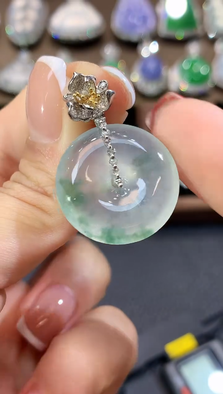 吊坠(不含链)18K金镶嵌翡翠C30