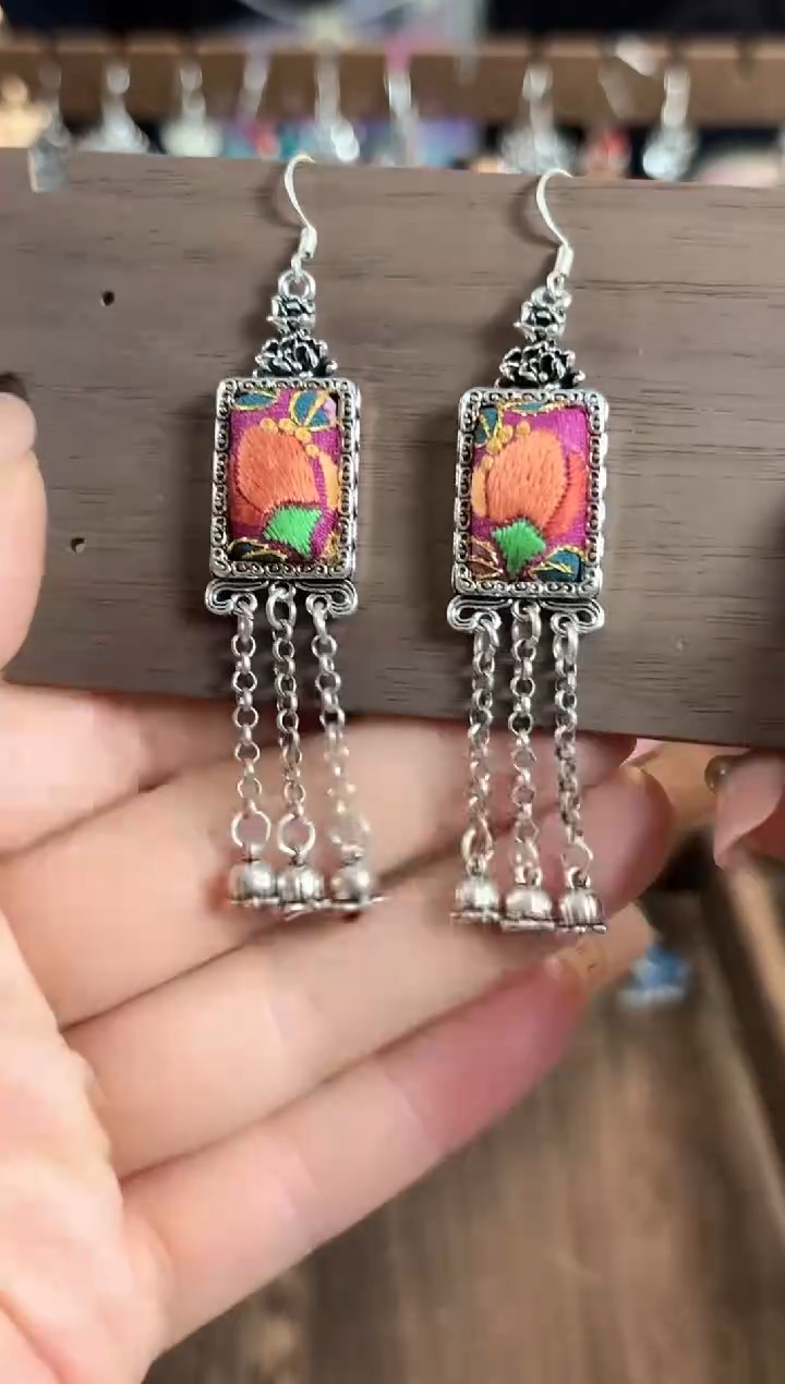 织绣彩云南阁非遗老绣饰品110