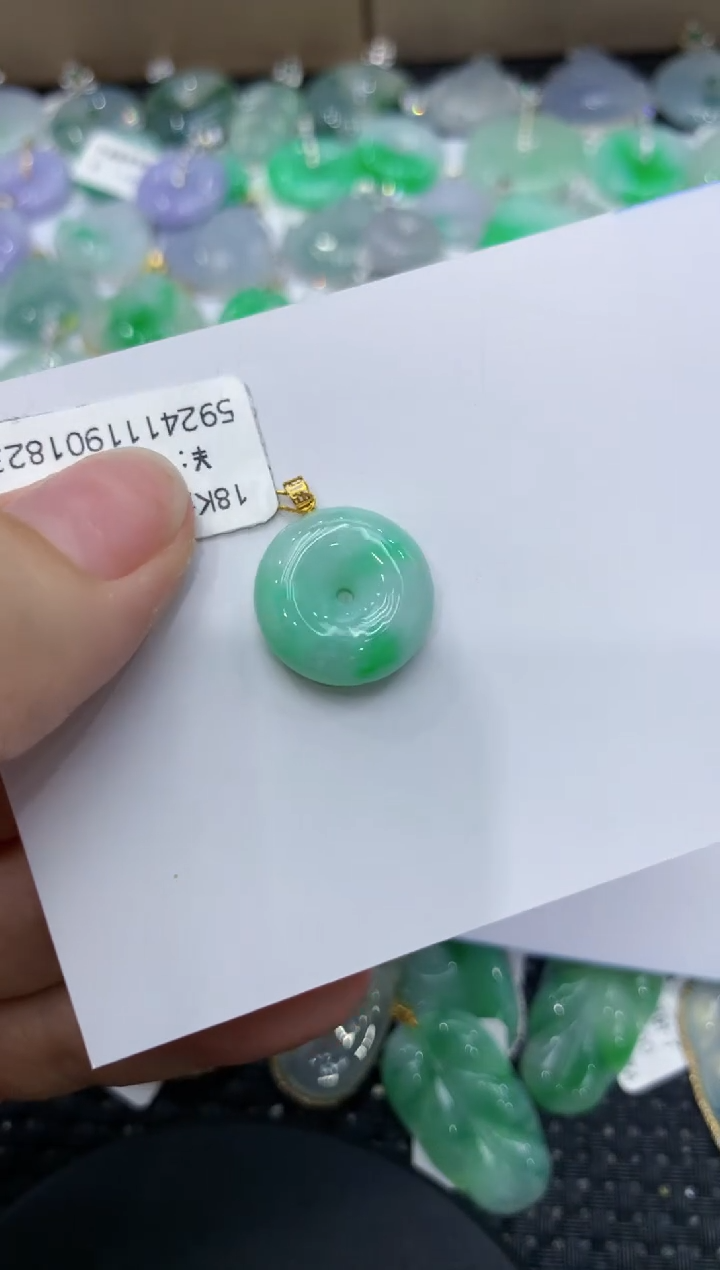 【闪购商品】翡翠颈饰18K金镶嵌1111111111