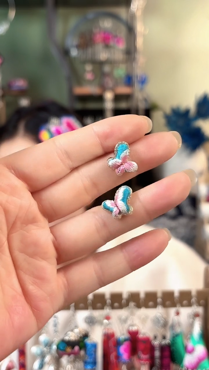 彩云南阁非遗老绣苗银饰品630