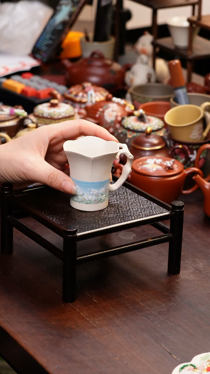 【闪购商品】原矿紫砂手工杯子朱妮