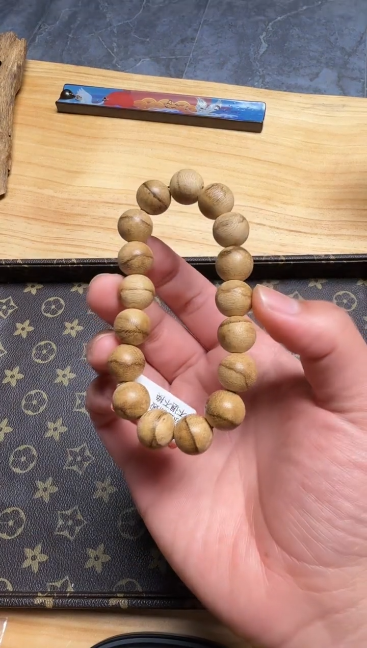 【闪购商品】沉香吊坠天然野老达拉干1.2圆珠手串单圈10克+