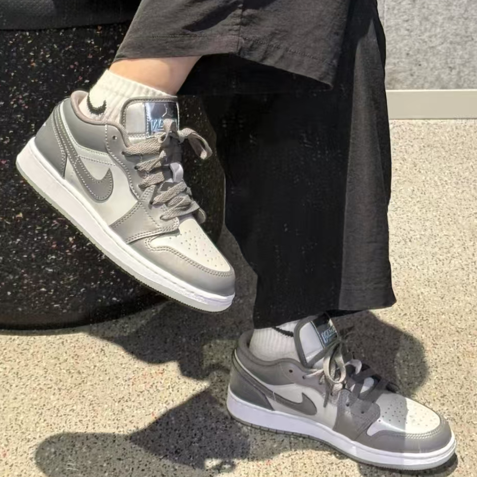 NIKE/耐克【可自提】官方正品AJ1 GS 磨砂银低帮休闲板鞋HV4398-014