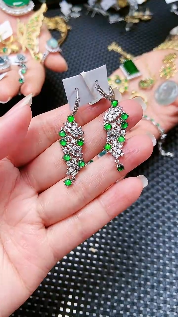 【闪购商品】翡翠耳饰未镶嵌1111111111