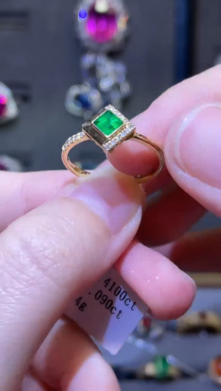 祖母绿戒指18K金镶嵌0.41ct