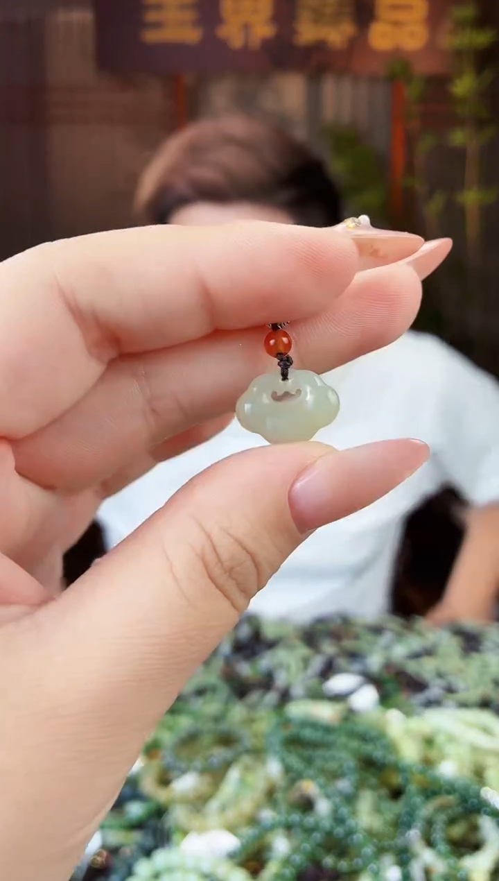 和田玉未镶嵌颈饰拍一发一