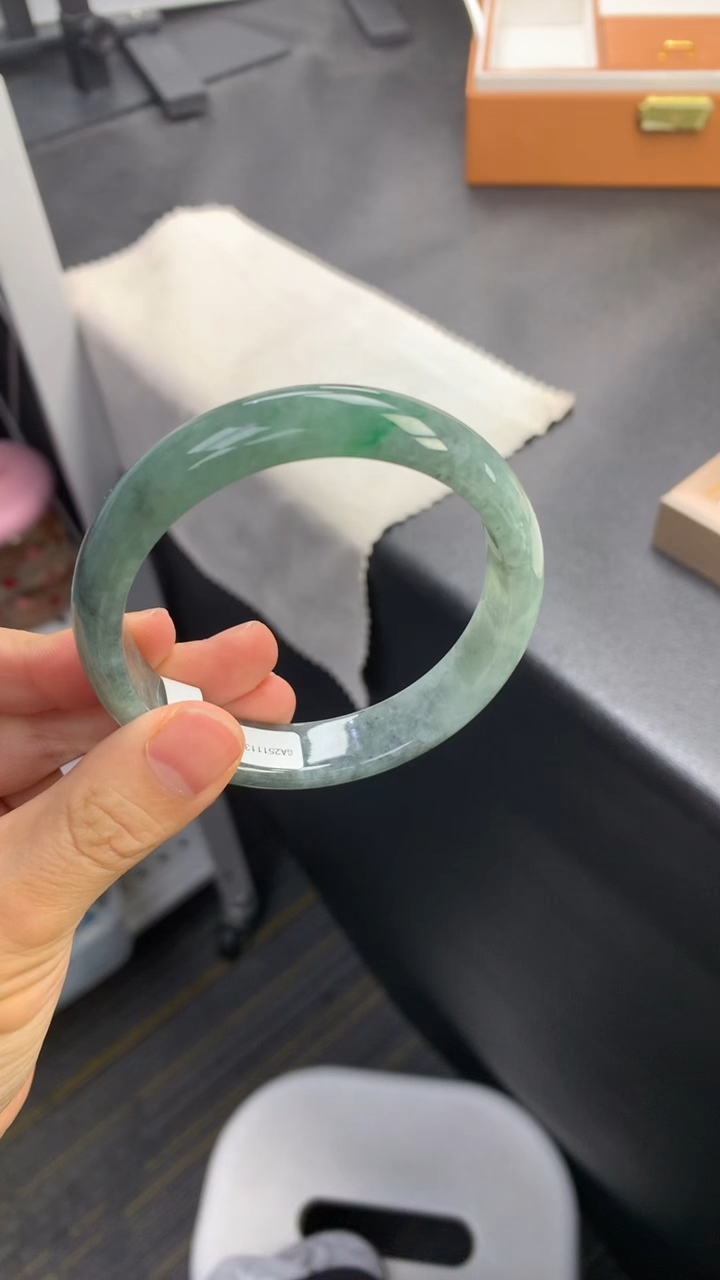 未镶嵌手镯翡翠退货需手镯吊牌标签完好