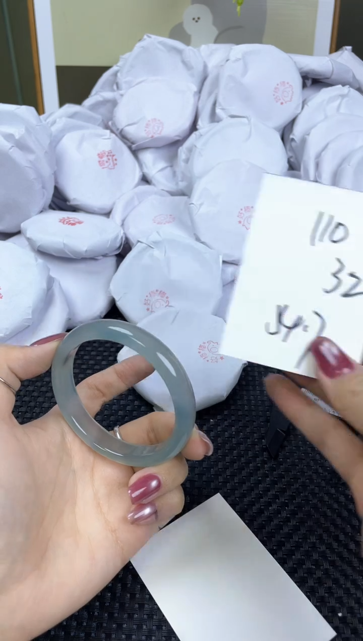 【闪购商品】玛瑙/玉髓手镯未镶嵌110