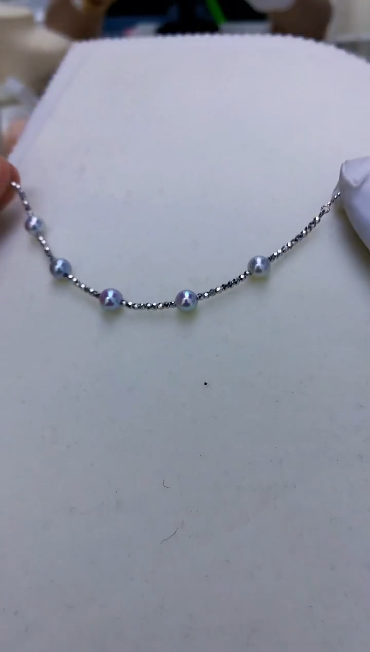 18K金镶嵌饰品海水珍珠真多麻色设计款满天星手链