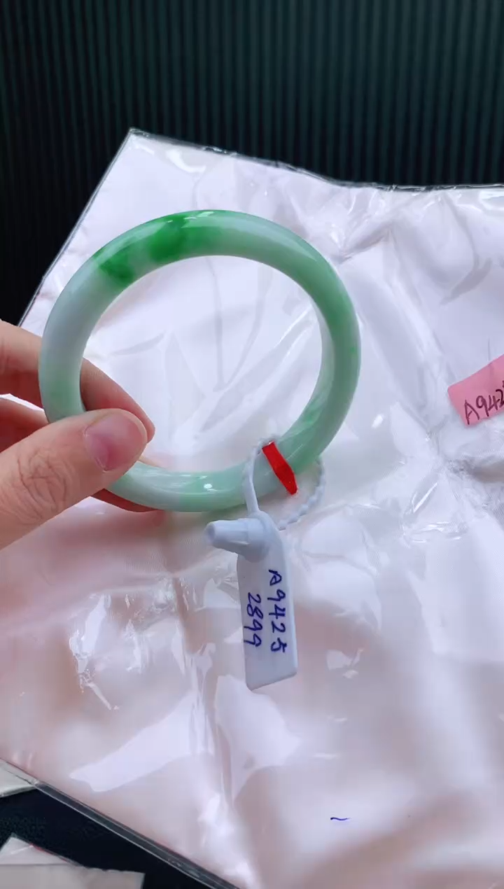 未镶嵌手镯翡翠60