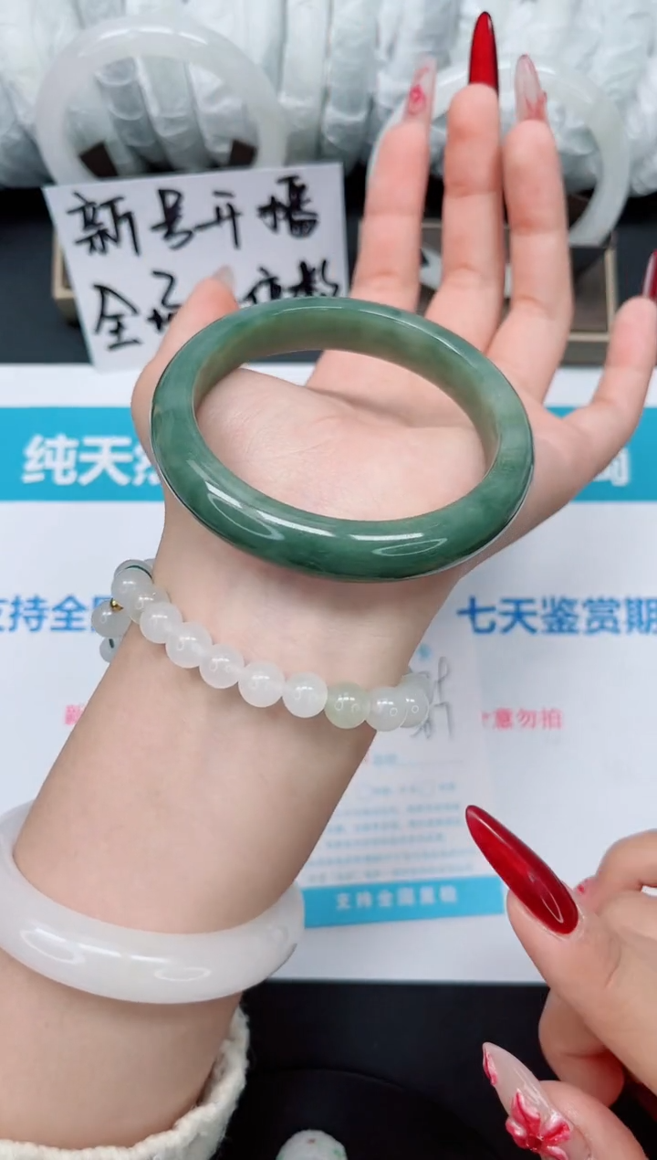 【闪购商品】石英质玉手镯未镶嵌b129