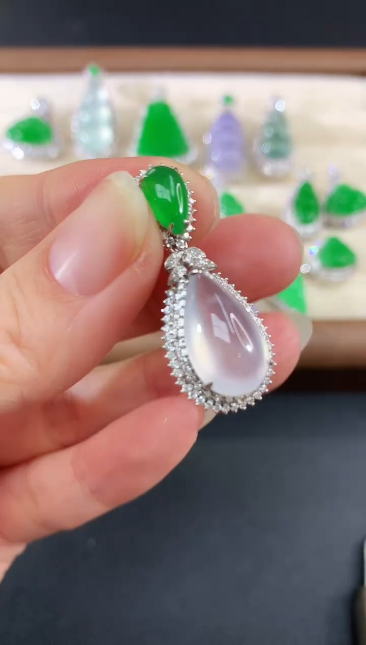 吊坠(不含链)18K金镶嵌翡翠148|16800