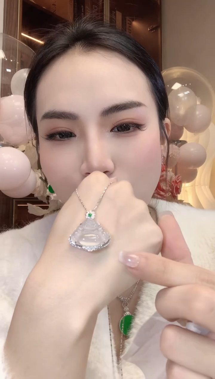 【闪购商品】翡翠吊坠(不含链)18K金镶嵌A12